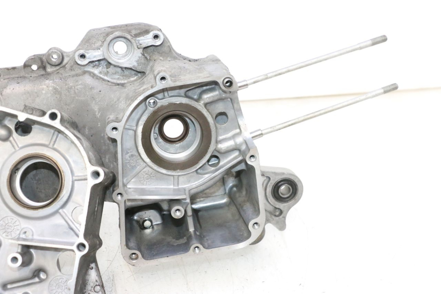 photo de CARTER INFERIOR DO MOTOR KYMCO AGILITY 16+ 4T 50 (2018 - 2023) - Pontos de fixação