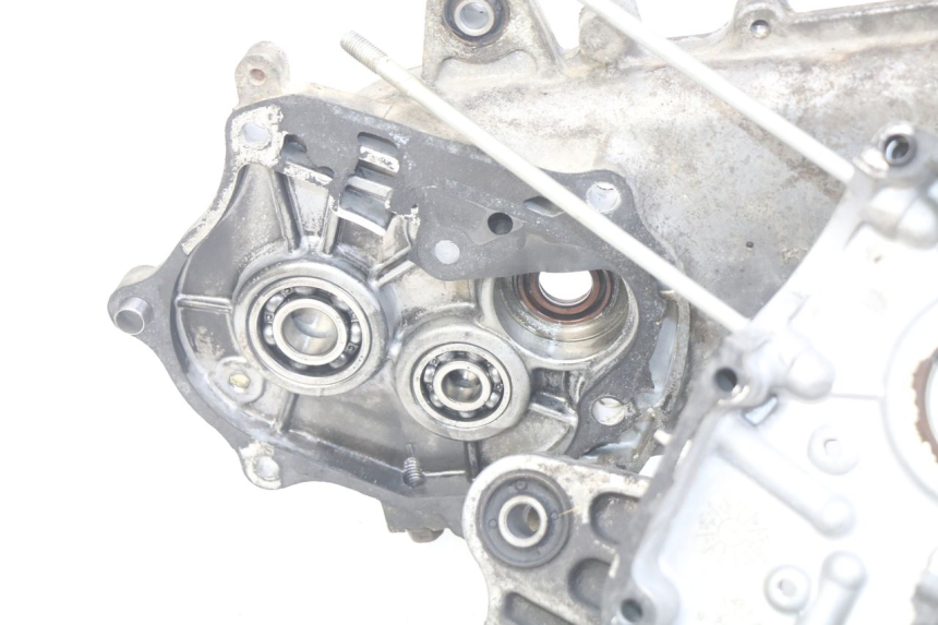 photo de CARTER INFERIOR DO MOTOR KYMCO AGILITY 4T 50 (2005 - 2018) - Vista de perto
