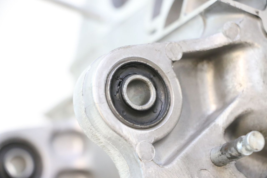 photo de CARTER INFERIOR DO MOTOR KYMCO AGILITY 4T 50 (2018 - 2022) - Outro ângulo de visão