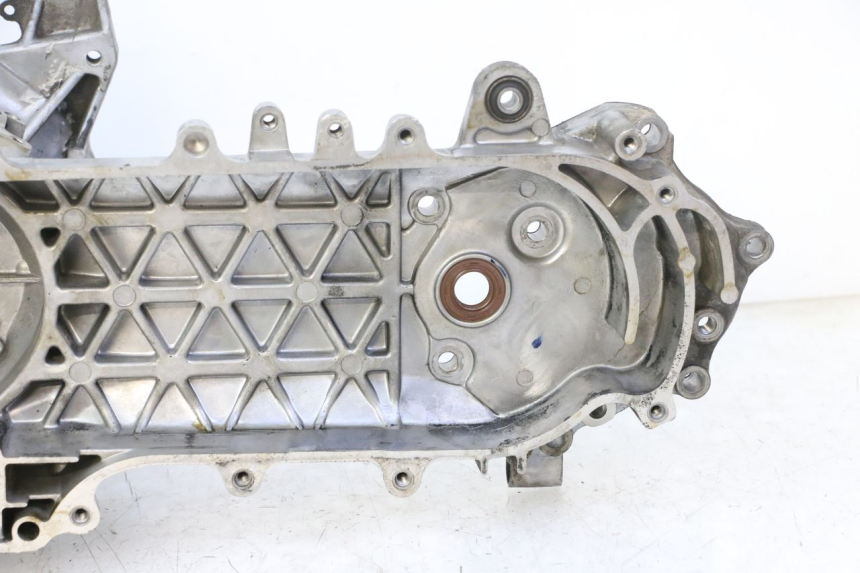 photo de CARTER INFERIOR DO MOTOR KYMCO AGILITY NAKED RENOUVO 2T 50 (2011 - 2018) - Vista geral
