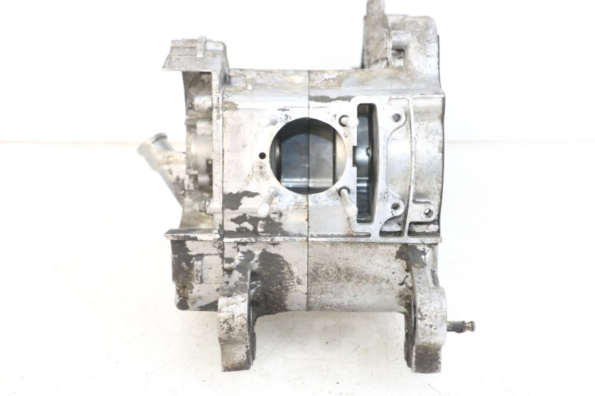 photo de CARTER INFERIOR DO MOTOR KYMCO AGILITY PREMIUM 50 (2007 - 2010) - Vista de perto