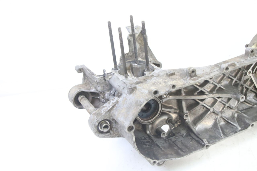 photo de CARTER INFERIOR DO MOTOR MBK BOOSTER NEXT GENERATION 50 (1995 - 1998) - Estado da superfície