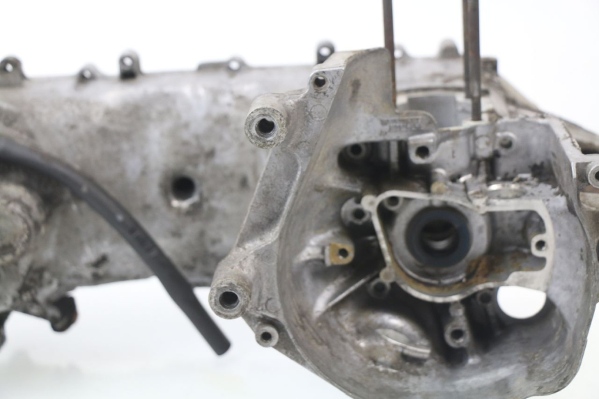 photo de CARTER INFERIOR DO MOTOR MBK BOOSTER ROCKET 50 (1995 - 1998) - Estrutura - ampliação