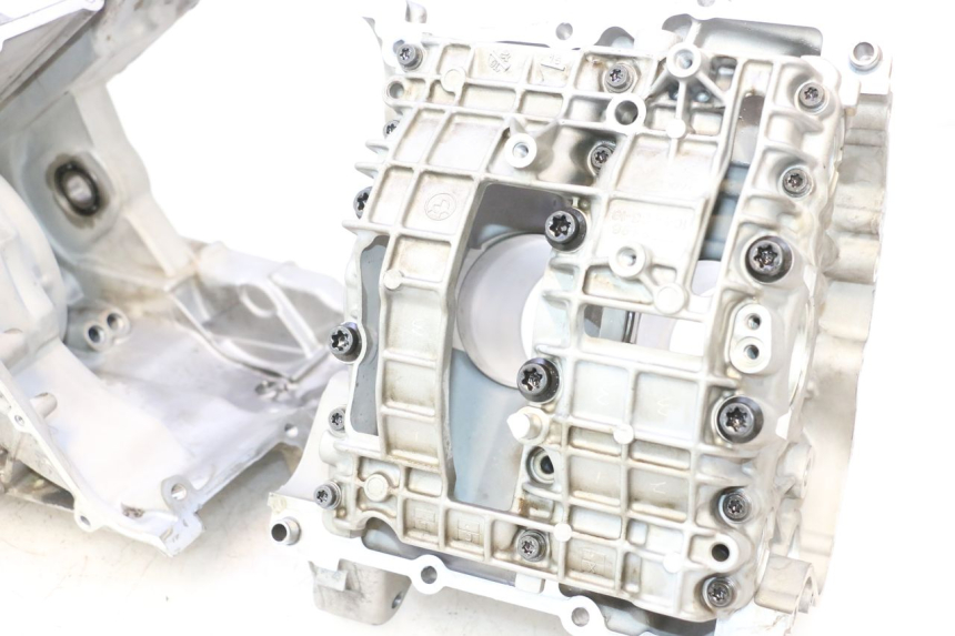 photo de CARTER INFERIOR DO MOTOR BMW C SPORT 650 (2015 - 2021) - Peça verificada