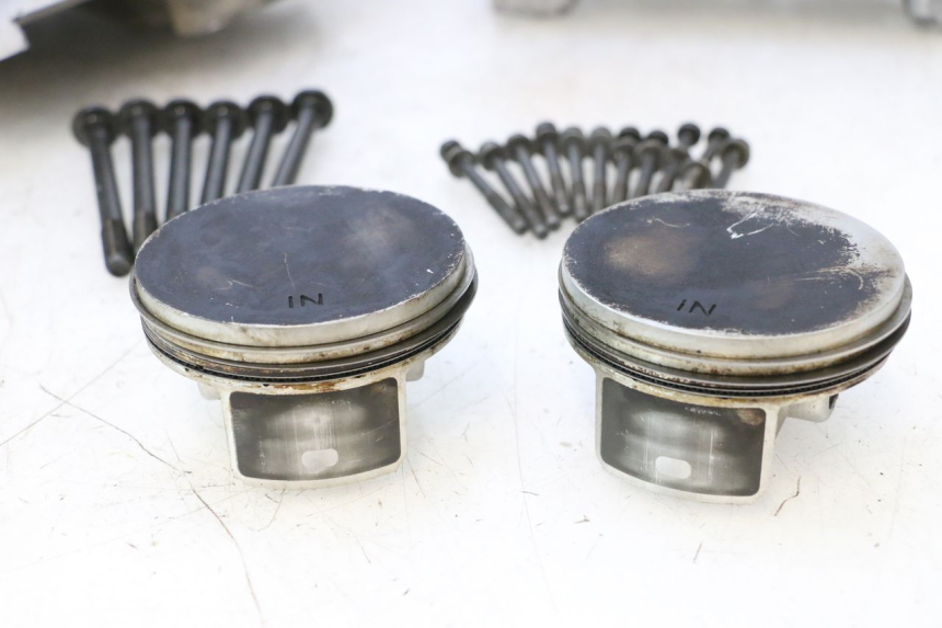 photo de CARTER INFERIOR DO MOTOR BMW C SPORT 650 (2015 - 2021) - Vista de perto