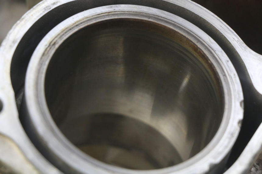 photo de CARTER INFERIOR DO MOTOR HONDA CBF 500 (2004 - 2007) - Detalhes característicos