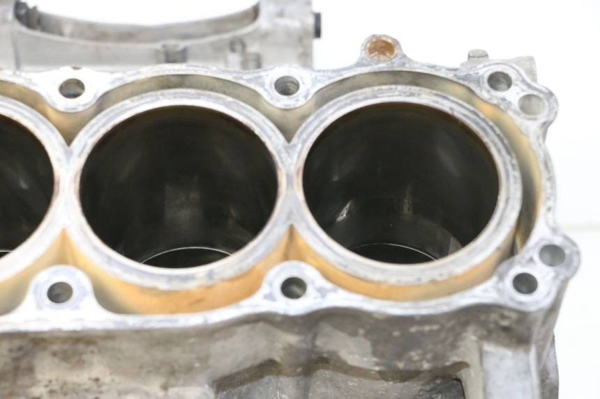 photo de CARTER INFERIOR DO MOTOR HONDA CBR RR FIREBLADE 900 (1992 - 1994) - Ampliação dos componentes