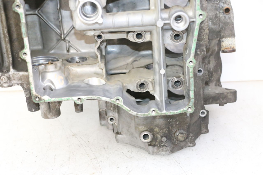 photo de CARTER INFERIOR DO MOTOR HONDA CBR RR FIREBLADE 900 (1992 - 1994) - Vista de perfil