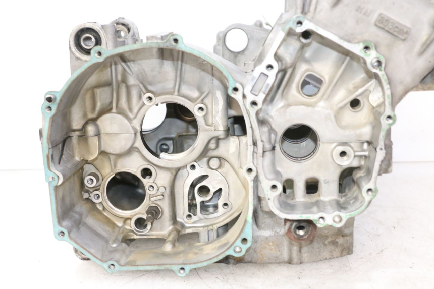photo de CARTER INFERIOR DO MOTOR HONDA CBR RR FIREBLADE 900 (1992 - 1994) - Zoom do estado de desgaste