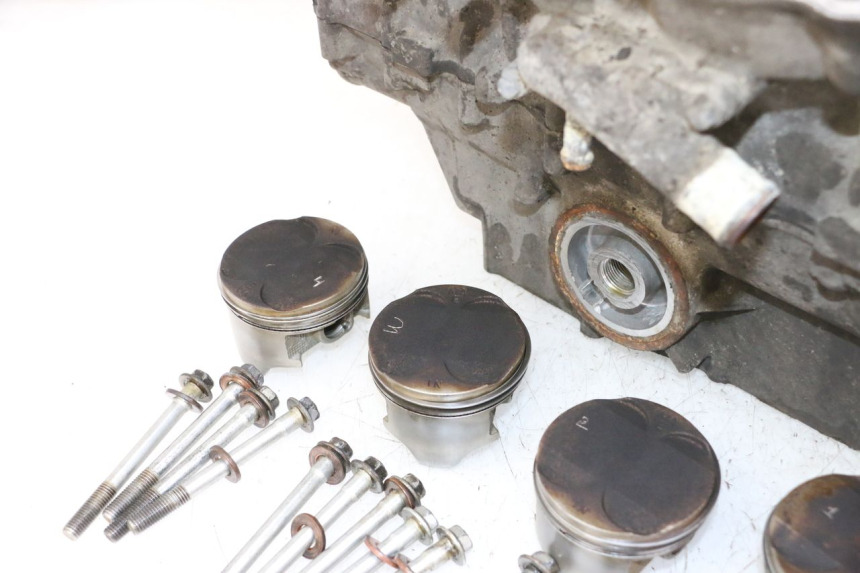 photo de CARTER INFERIOR DO MOTOR HONDA CBR RR FIREBLADE 900 (1992 - 1994) - Zoom do estado de desgaste