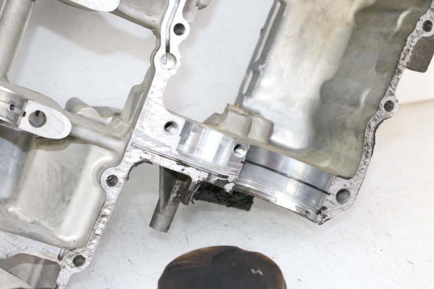 photo de CARTER INFERIOR DO MOTOR HONDA CBR RR FIREBLADE 900 (1992 - 1994) - Detalhes característicos