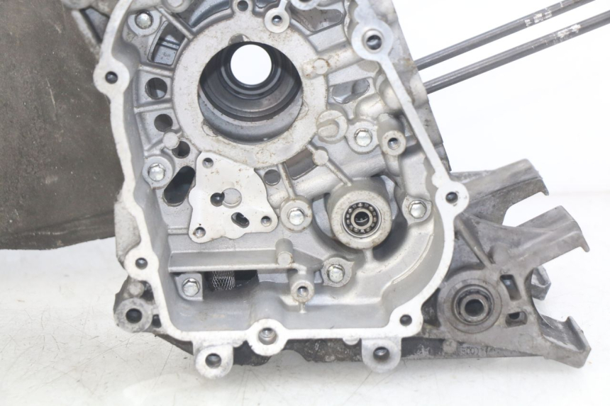 photo de CARTER INFERIOR DO MOTOR PEUGEOT CITYSTAR 125 (2011 - 2017) - Ampliação dos componentes