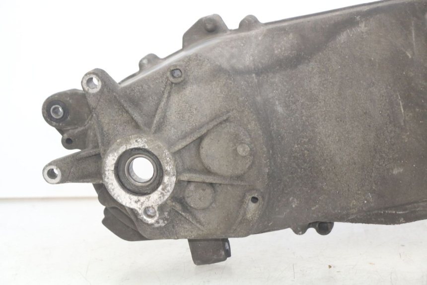 photo de CARTER INFERIOR DO MOTOR PEUGEOT CITYSTAR 125 (2011 - 2017) - Vista de perto