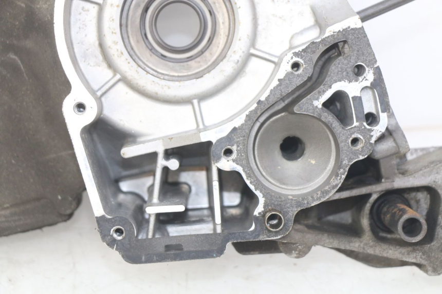 photo de CARTER INFERIOR DO MOTOR PEUGEOT CITYSTAR 125 (2011 - 2017) - Ângulo alternativo