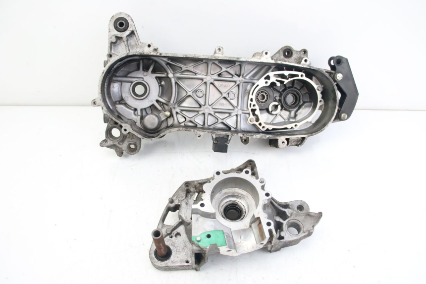photo de CARTER INFERIOR DO MOTOR PEUGEOT CITYSTAR 50 (2013 - 2017) - Vista de perto