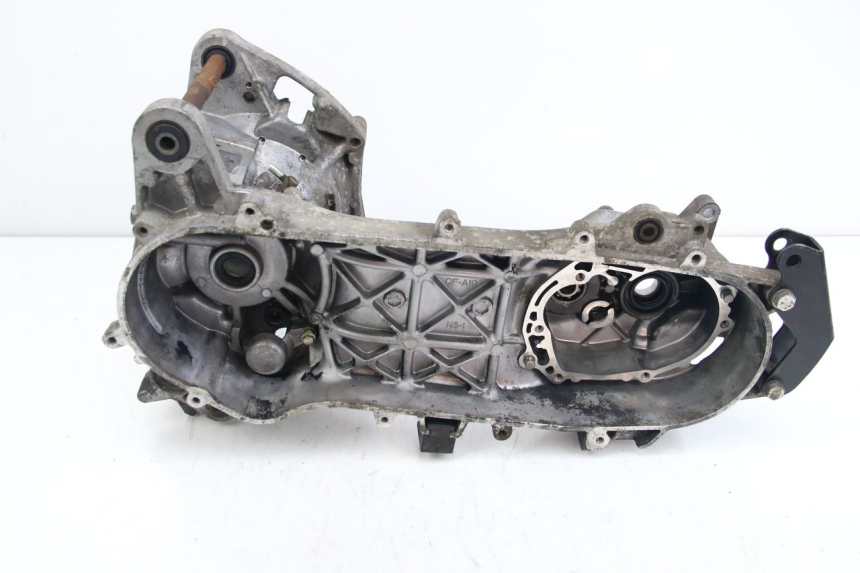 photo de CARTER INFERIOR DO MOTOR PEUGEOT CITYSTAR 50 (2013 - 2017) - Outro ângulo de visão