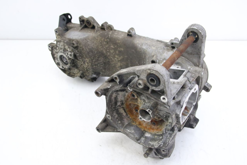photo de CARTER INFERIOR DO MOTOR PEUGEOT CITYSTAR 50 (2013 - 2017) - Estado da superfície