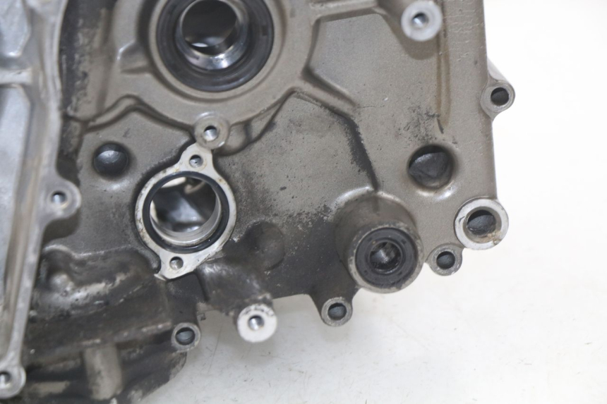 photo de CARTER INFERIOR DO MOTOR HYOSUNG COMET GTR 125 (2007 - 2014) - Pontos de fixação