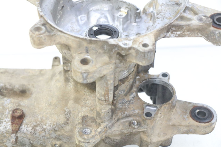 photo de CARTER INFERIOR DO MOTOR SUZUKI CP 80 (1985 - 1996) - Outro ângulo de visão