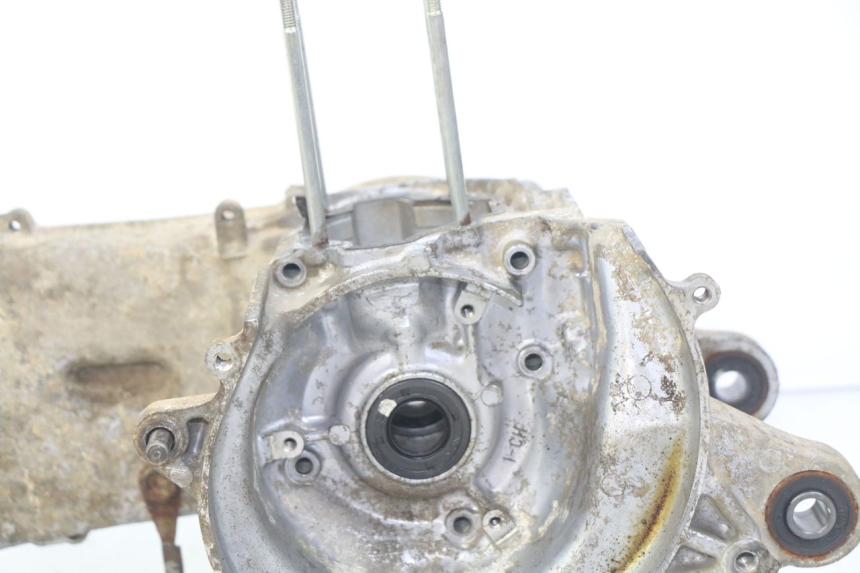 photo de CARTER INFERIOR DO MOTOR SUZUKI CP 80 (1985 - 1996) - Pontos de fixação