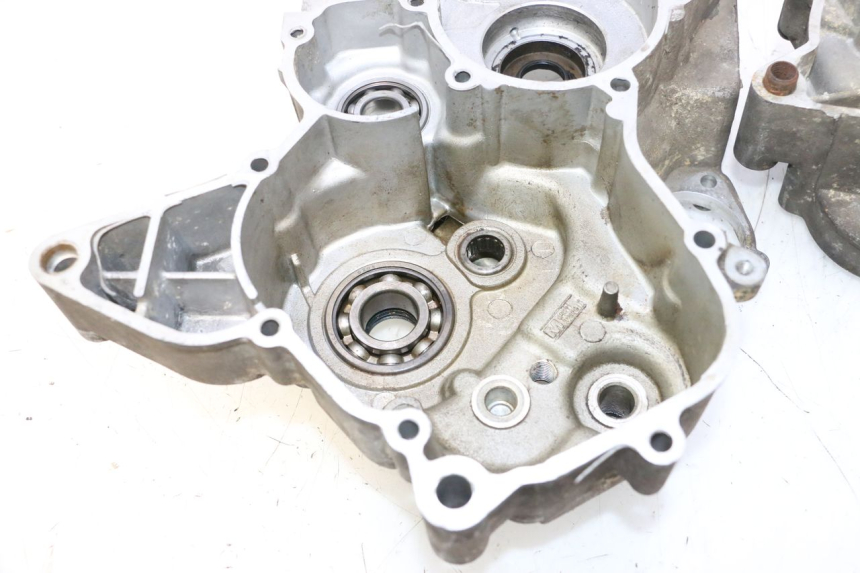 photo de CARCAÇA INFERIOR DO MOTOR HM HONDA CRM DERAPAGE RR 50 (2006 - 2017) - Vista de perto