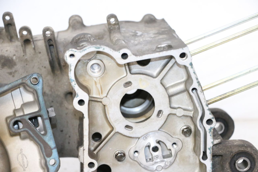 photo de CARTER INFERIOR DO MOTOR SYM CROX 4T 50 (2016 - 2023) - Zoom de qualidade