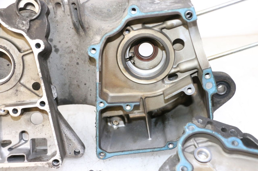 photo de CARTER INFERIOR DO MOTOR SYM CROX 4T 50 (2016 - 2023) - Detalhe da peça