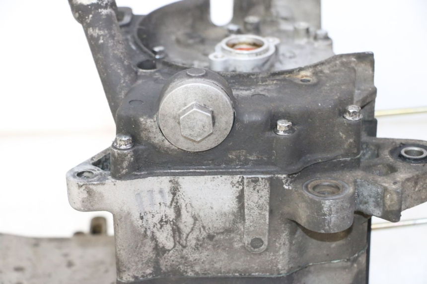 photo de CARTER INFERIOR DO MOTOR SYM CROX 4T 50 (2016 - 2023) - Ampliação técnica