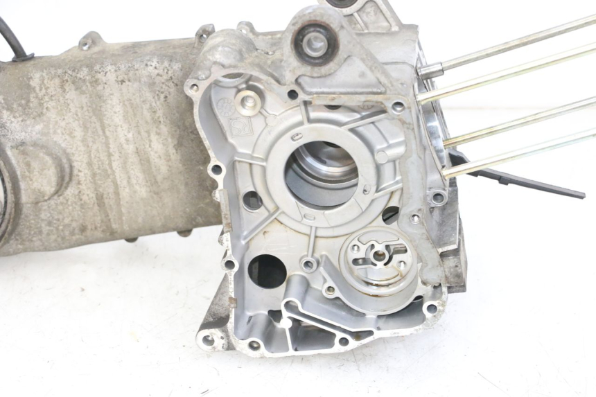 photo de CARTER INFERIOR DO MOTOR DAELIM BESBI 125 (2007 - 2008) - Detalhes característicos