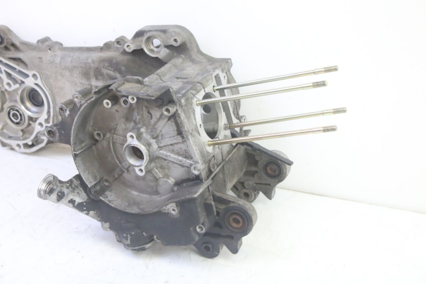 photo de CARTER INFERIOR DO MOTOR LONGJIA DIGITA 4T 50 (2019 - 2022) - Vista de perto