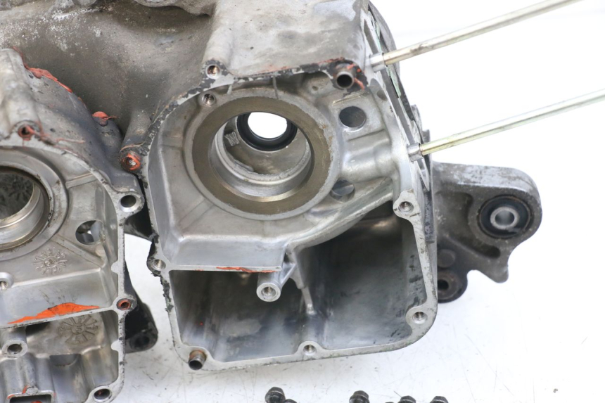 photo de CARTER INFERIOR DO MOTOR KYMCO DINK 4T 50 (2007 - 2018) - Ângulo alternativo