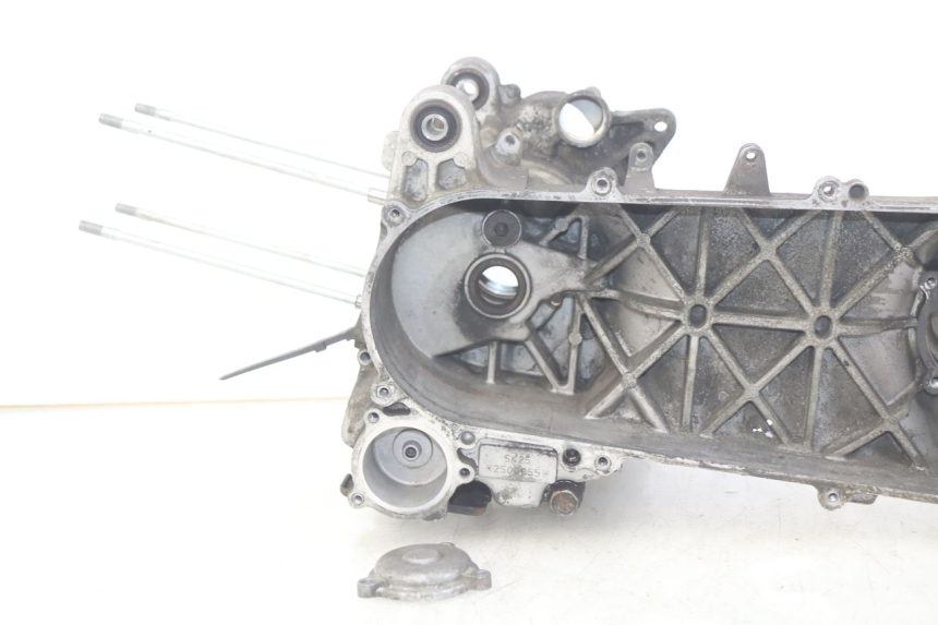 photo de CARTER INFERIOR DO MOTOR KYMCO DINK STREET 125 (2009 - 2014) - Ampliação técnica