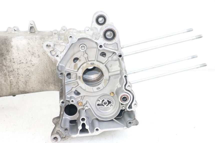 photo de CARTER INFERIOR DO MOTOR KYMCO DINK STREET 125 (2009 - 2014) - Ampliação técnica