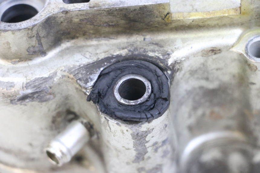 photo de CARTER INFERIOR DO MOTOR LONCIN DIRT BIKE 125 - Zoom do estado de desgaste