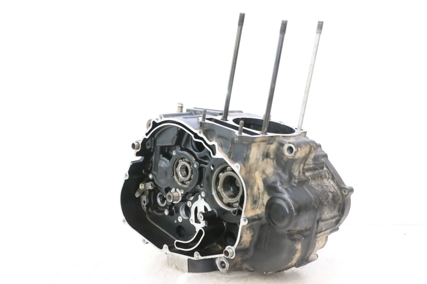 photo de CARCAÇA INFERIOR DO MOTOR SUZUKI DR S 600 (1985 - 1989) - Vista principal