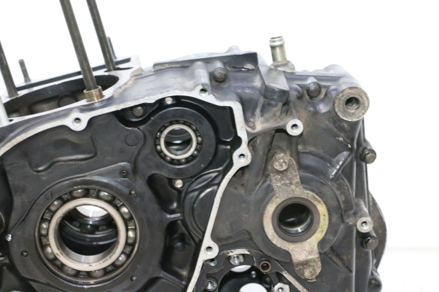 photo de CARCAÇA INFERIOR DO MOTOR SUZUKI DR S 600 (1985 - 1989) - Vista do produto
