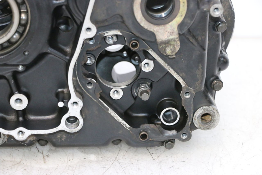 photo de CARCAÇA INFERIOR DO MOTOR SUZUKI DR S 600 (1985 - 1989) - Detalhes característicos