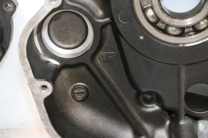 photo de CARCAÇA INFERIOR DO MOTOR SUZUKI DR S 600 (1985 - 1989) - Imagem adicional