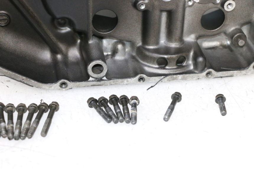 photo de CARCAÇA INFERIOR DO MOTOR SUZUKI DR S 600 (1985 - 1989) - Estrutura - ampliação