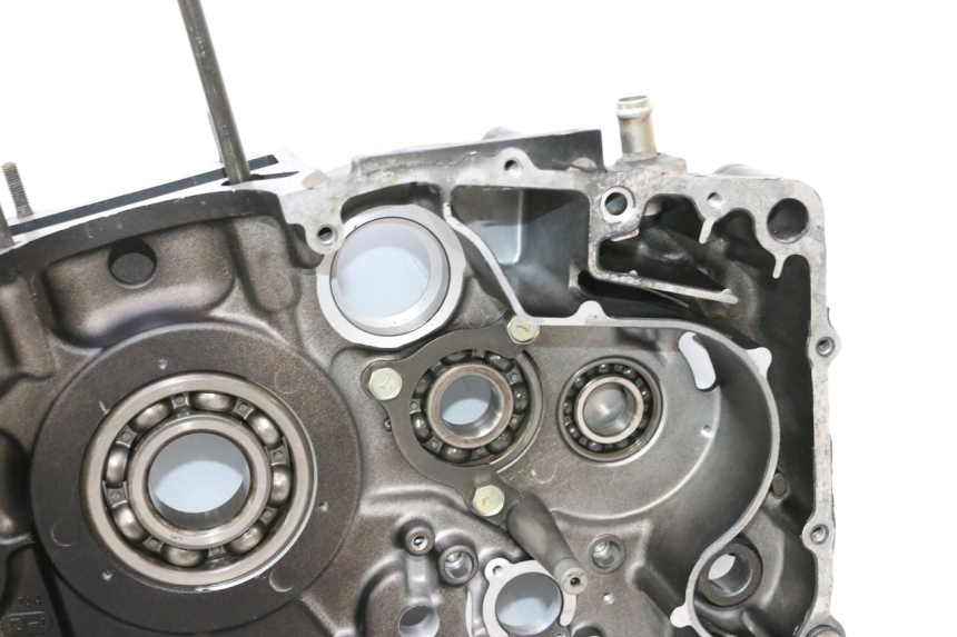 photo de CARCAÇA INFERIOR DO MOTOR SUZUKI DR S 600 (1985 - 1989) - Zoom de qualidade