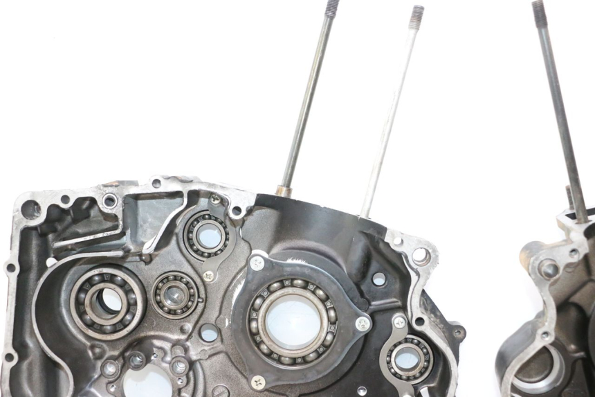 photo de CARCAÇA INFERIOR DO MOTOR SUZUKI DR S 600 (1985 - 1989) - Zoom do estado de desgaste