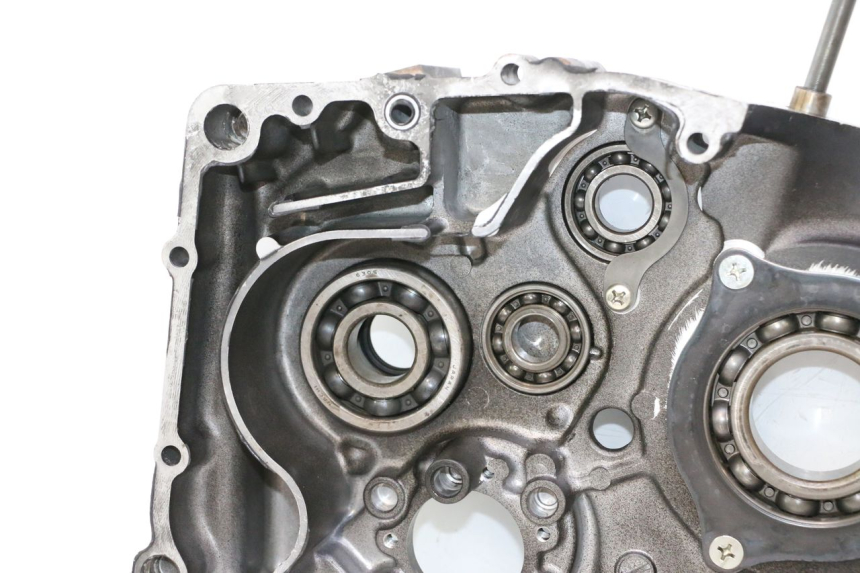 photo de CARCAÇA INFERIOR DO MOTOR SUZUKI DR S 600 (1985 - 1989) - Vista geral