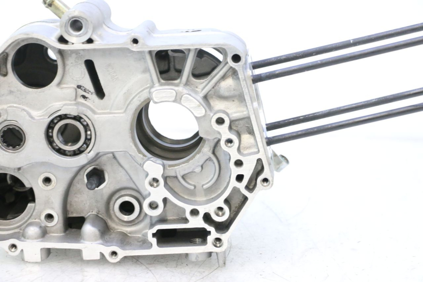 photo de CARCAÇA INFERIOR DO MOTOR MINI MX DRIFT 150 - Detalhes característicos