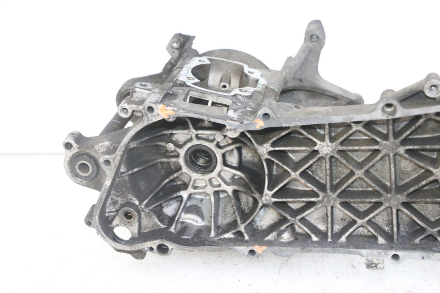 photo de CARTER INFERIOR DO MOTOR PEUGEOT ELYSTAR 50 (2002 - 2014) - Detalhe da peça
