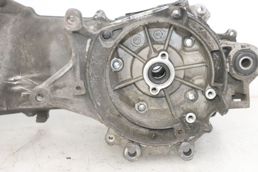 photo de CARTER INFERIOR DO MOTOR PEUGEOT ELYSTAR 50 (2002 - 2014) - Ângulo alternativo