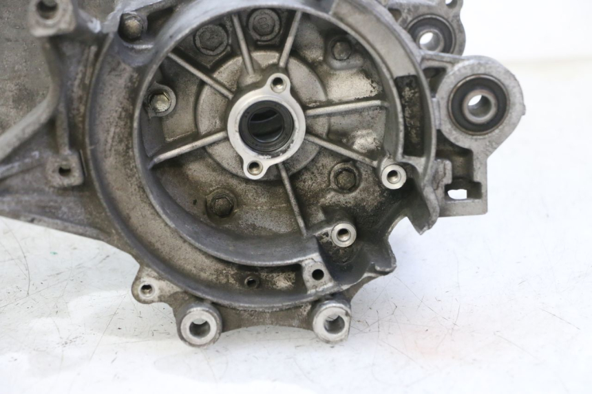 photo de CARTER INFERIOR DO MOTOR PEUGEOT ELYSTAR 50 (2002 - 2014) - Vista de perto