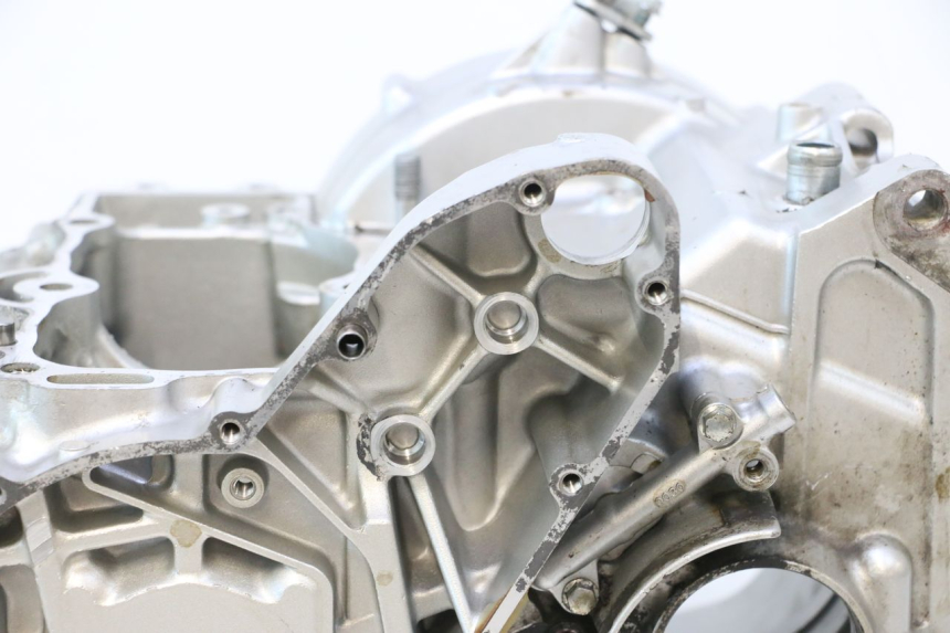 photo de CARCAÇA INFERIOR DO MOTOR KAWASAKI ER-6 ER6 N 650 (2005 - 2009) - Vista de perto
