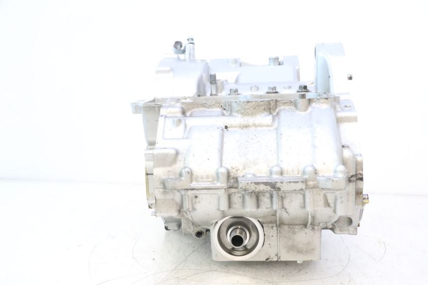photo de CARCAÇA INFERIOR DO MOTOR KAWASAKI ER-6 ER6 N 650 (2005 - 2009) - Estado da superfície