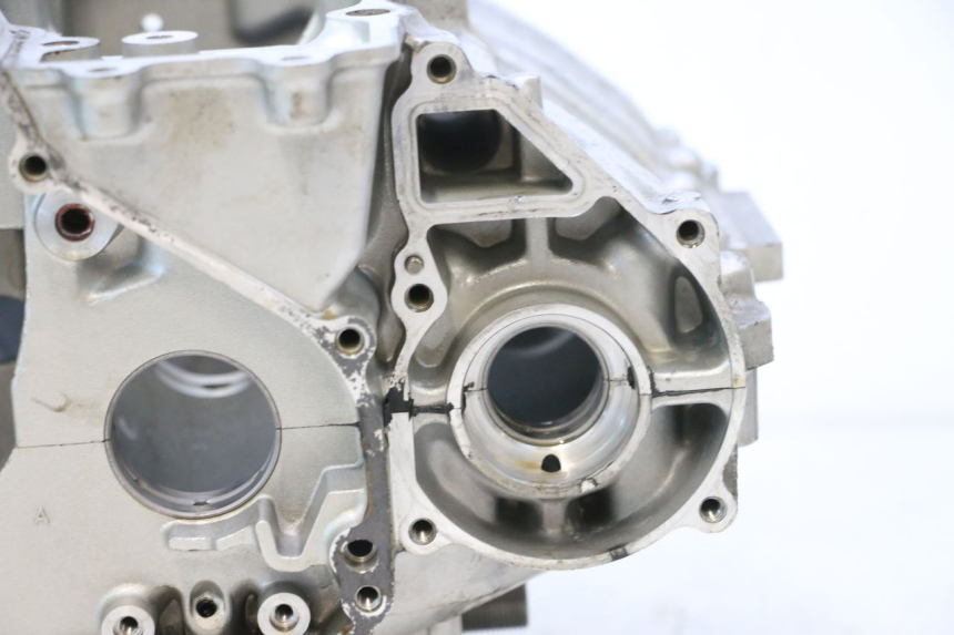 photo de CARCAÇA INFERIOR DO MOTOR KAWASAKI ER-6 ER6 N 650 (2005 - 2009) - Marcações e referências