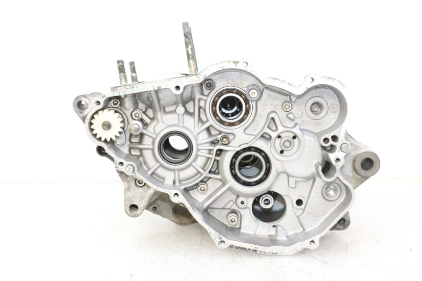photo de CARTER INFERIOR DO MOTOR APRILIA ETX 125 (1998 - 2002) - Vista de perto
